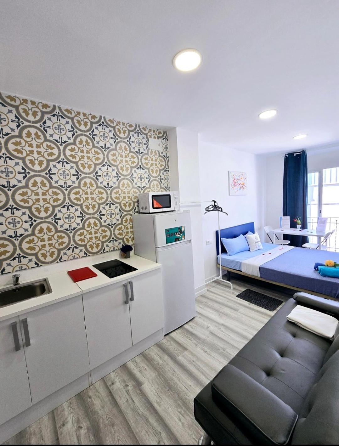Apartamento Metro Manises Y Aeropuerto Екстериор снимка